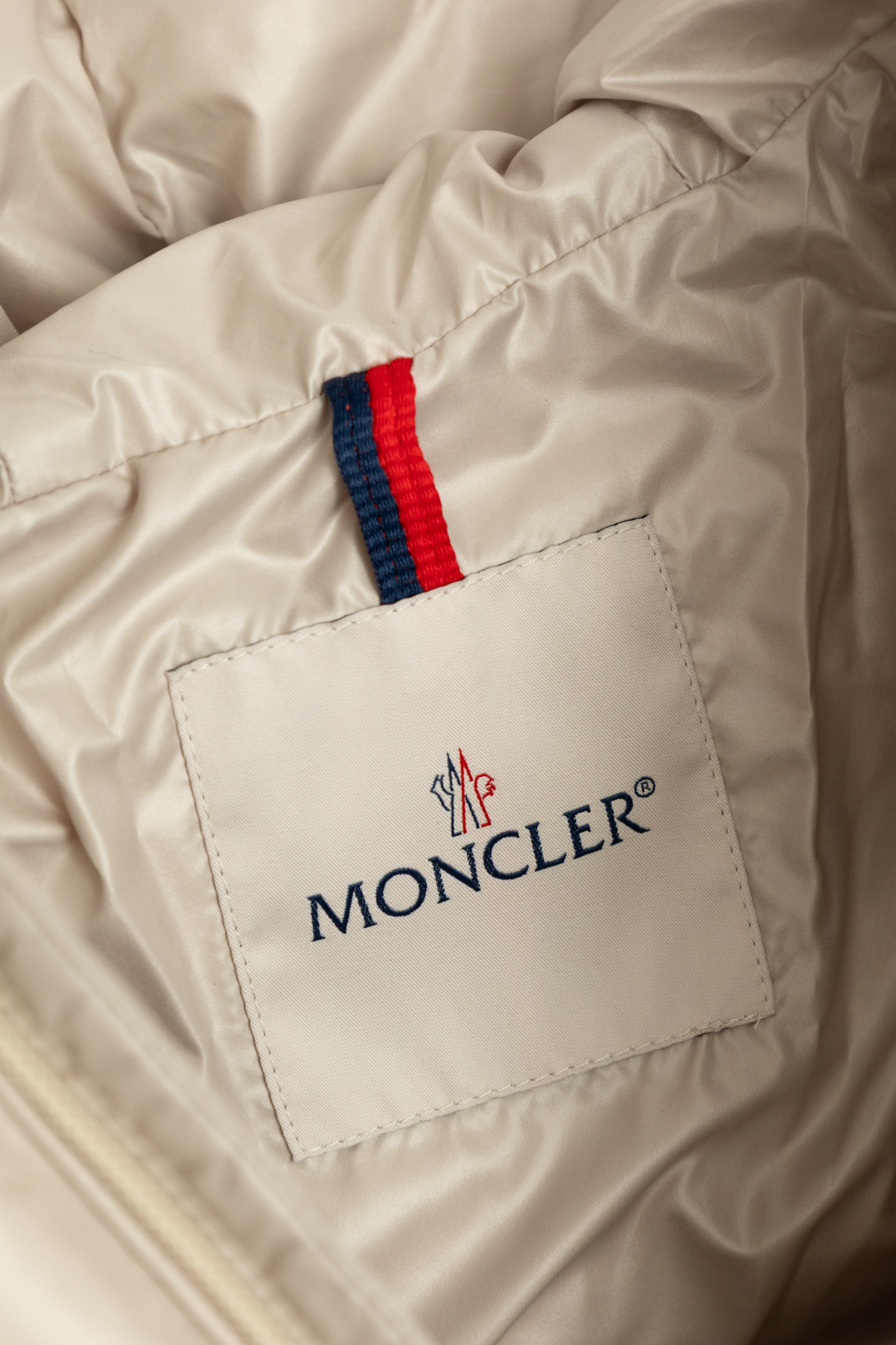 MONCLER スリムフィットフレアミニトレス 8I0001989A1K 034 Shop fashion from Moncler